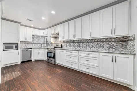 5012 Irvington Boulevard Houston TX 77009
