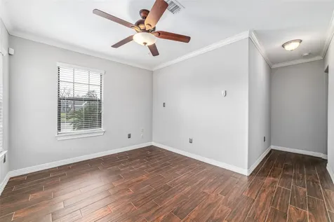 5012 Irvington Boulevard Houston TX 77009