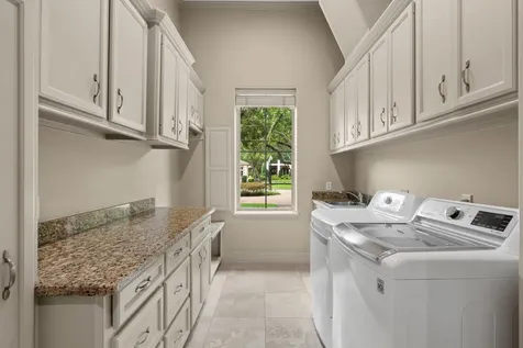 16 Grand Manor Sugar Land TX 77479