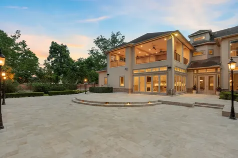 16 Grand Manor Sugar Land TX 77479