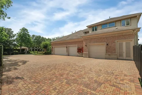 16 Grand Manor Sugar Land TX 77479