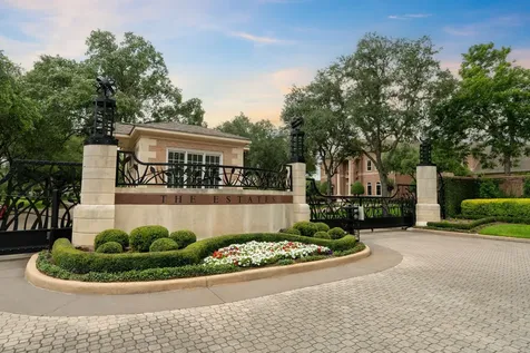 16 Grand Manor Sugar Land TX 77479