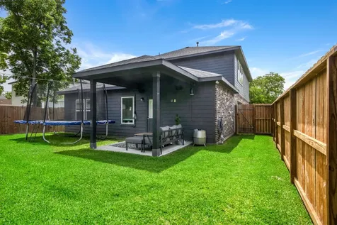 501 S 4th Street La Porte TX 77571