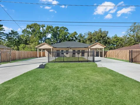 8709 Wheatley Street Houston TX 77088