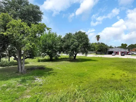 631 Texas Avenue Texas City TX 77590