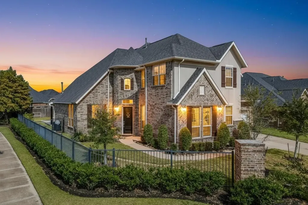 29518 Sandstone Ledge Court Katy TX 77494
