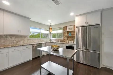 2631 Baycrest Drive Nassau Bay TX 77058