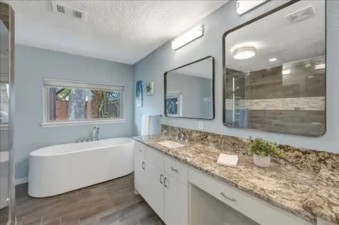 2631 Baycrest Drive Nassau Bay TX 77058