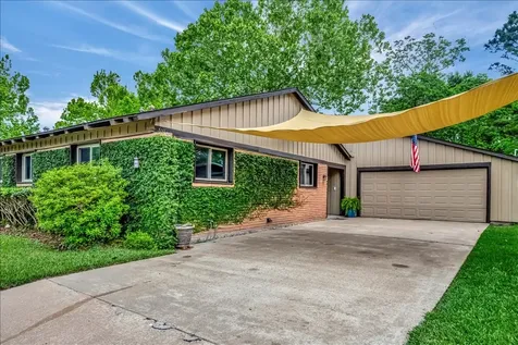 2631 Baycrest Drive Nassau Bay TX 77058