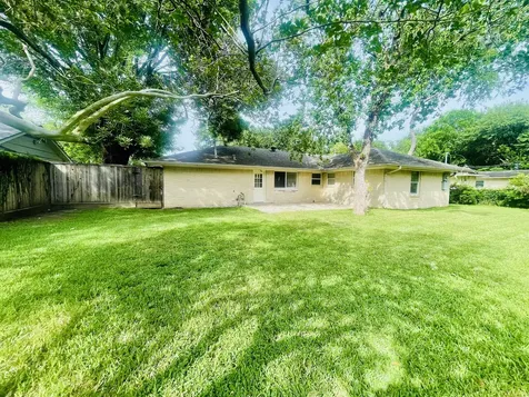 6829 Hazen Street Houston TX 77074