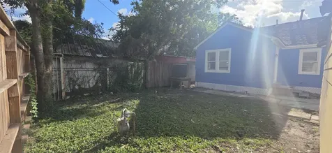 2827 Robertson Street Houston TX 77009