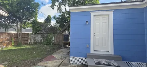 2827 Robertson Street Houston TX 77009