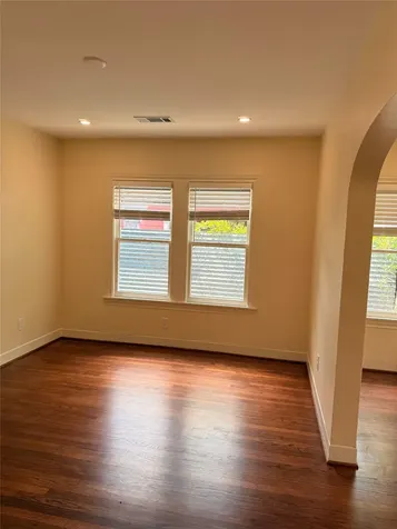 2827 Robertson Street Houston TX 77009