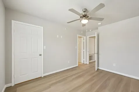 282 Plez Morgan Drive A Montgomery TX 77356