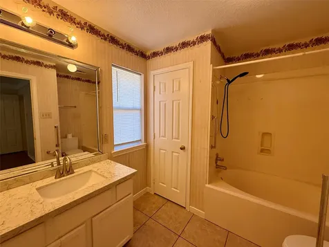 1214 28th Avenue N Texas City TX 77590