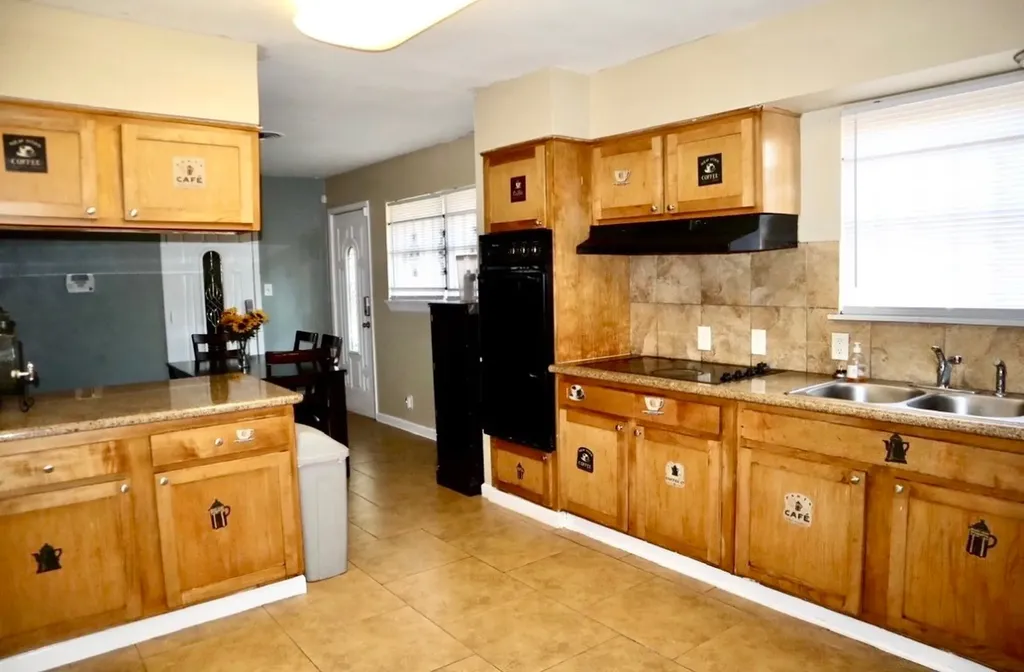 5715 Hirondel Street Houston TX 77033