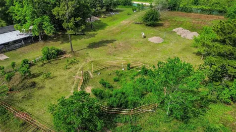 124 County Road 621 Dayton TX 77535