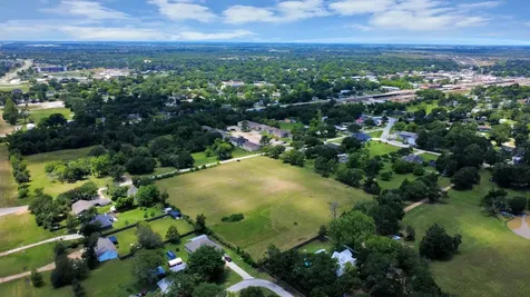 1108 Silliman Street Sealy TX 77474