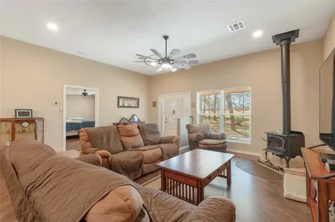 1533 Kickapoo Road Groveton TX 75845