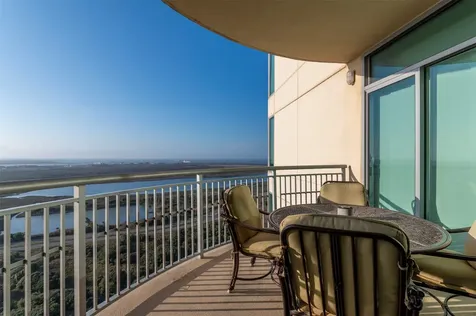 801 E Beach Drive Tw2212 Galveston TX 77550