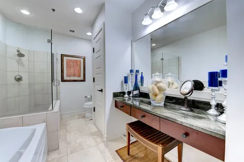 801 E Beach Drive Tw2212 Galveston TX 77550