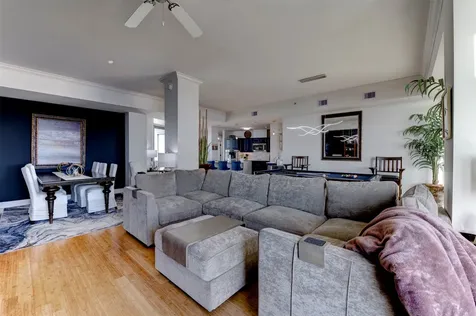 801 E Beach Drive Tw2212 Galveston TX 77550