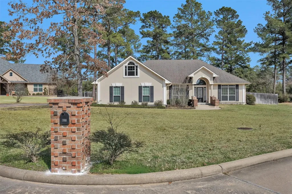 300 Deer Trace Boulevard Diboll TX 75941