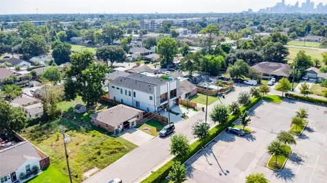 1818 & 1820 Lula Street Houston TX 77009