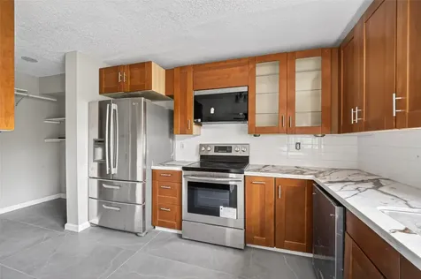 2340 Woodland Park Drive 113 Houston TX 77077