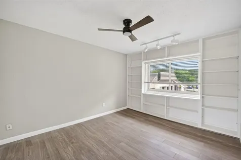 2340 Woodland Park Drive 113 Houston TX 77077