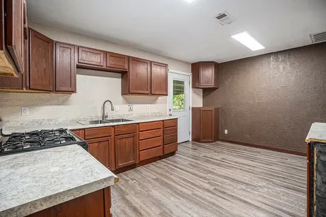 4028 Avenue N 1/2 Santa Fe TX 77510