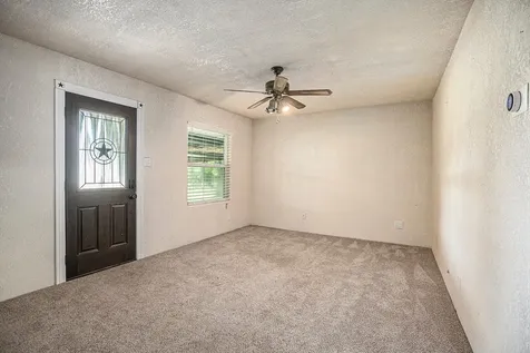 4028 Avenue N 1/2 Santa Fe TX 77510