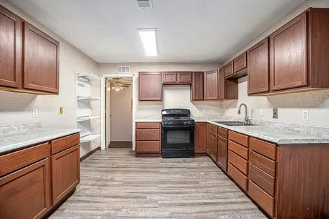 4028 Avenue N 1/2 Santa Fe TX 77510