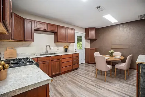 4028 Avenue N 1/2 Santa Fe TX 77510