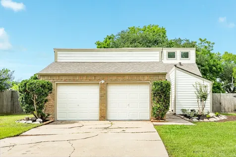 56 Garland Court Lake Jackson TX 77566