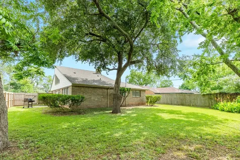 56 Garland Court Lake Jackson TX 77566