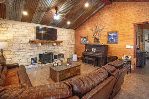 1705 Yarborough Loop Livingston TX 77351