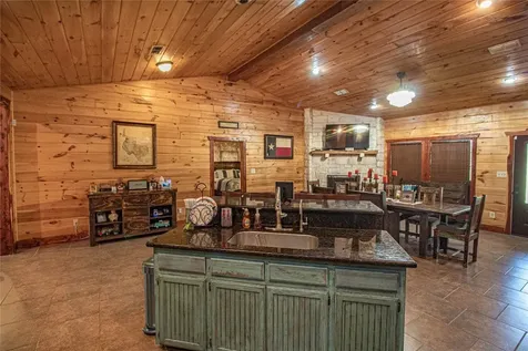 1705 Yarborough Loop Livingston TX 77351