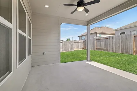 11028 Ondrea Willis TX 77318