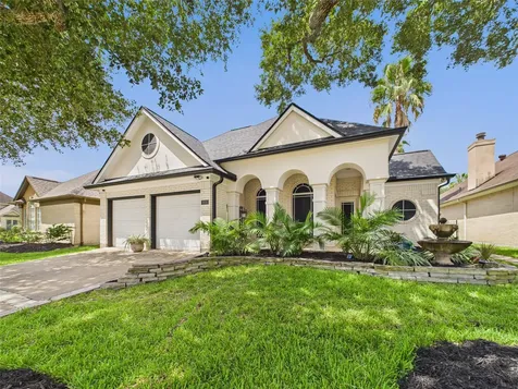 203 Las Brisas Street Kemah TX 77565