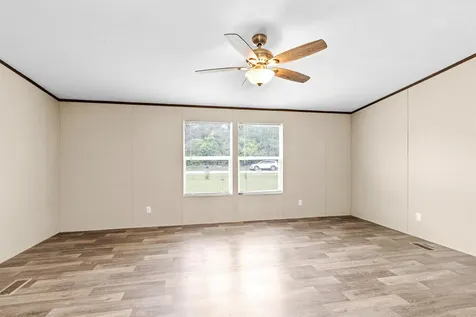 21 Hopewell Road Huntsville TX 77320