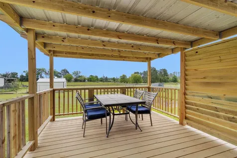 21 Hopewell Road Huntsville TX 77320
