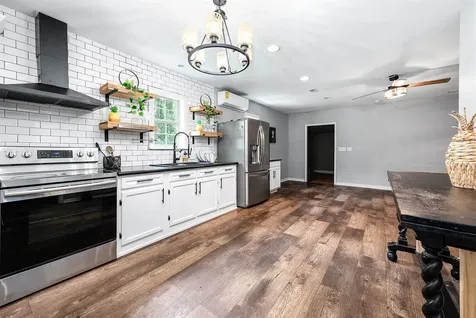 51 N Winter Creek Cleveland TX 77328