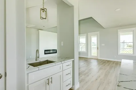 18821 Warrior Road Galveston TX 77554