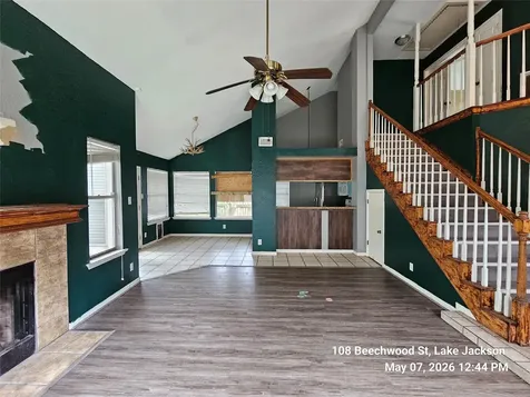 108 Beechwood Street Lake Jackson TX 77566