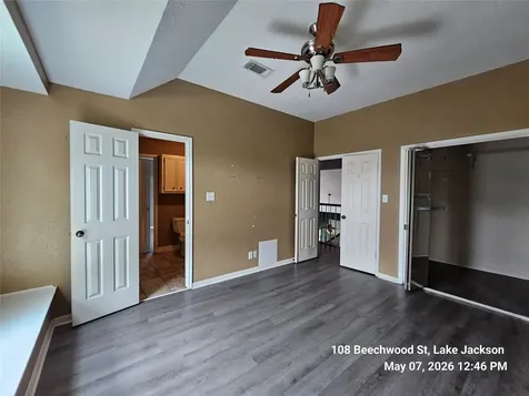 108 Beechwood Street Lake Jackson TX 77566