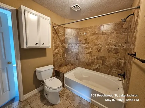 108 Beechwood Street Lake Jackson TX 77566