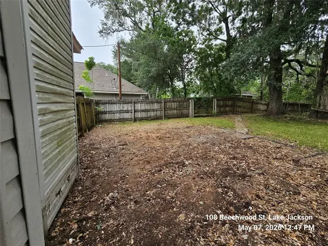 108 Beechwood Street Lake Jackson TX 77566