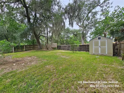 108 Beechwood Street Lake Jackson TX 77566