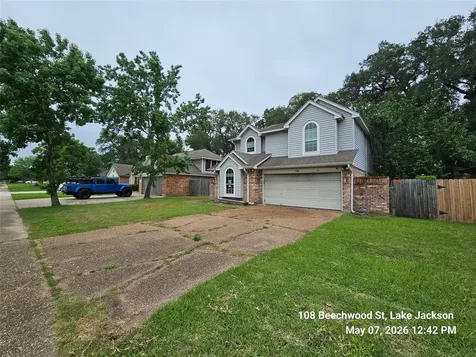 108 Beechwood Street Lake Jackson TX 77566